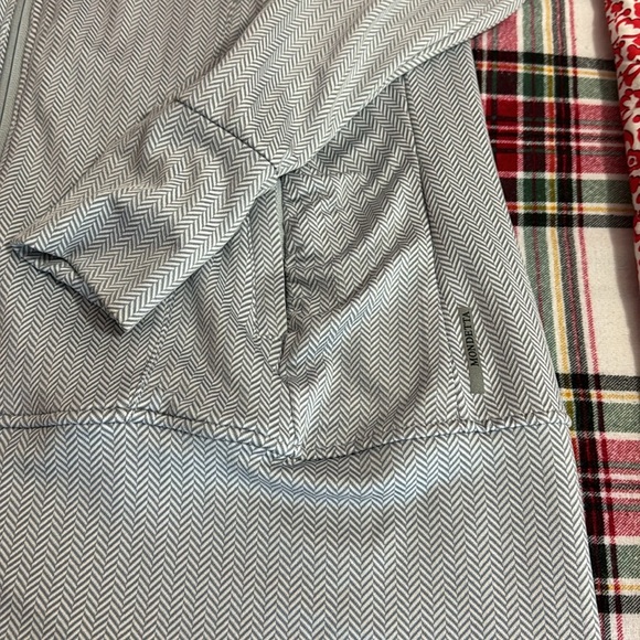Mondetta zip down fitted athletic jacket in EUC - Picture 3 of 3